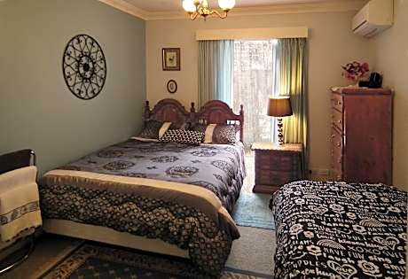 Triple - 1 Queen 1 Single