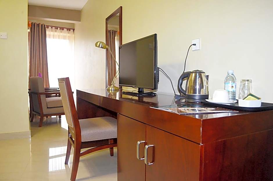 Hillside Plaza Hotel