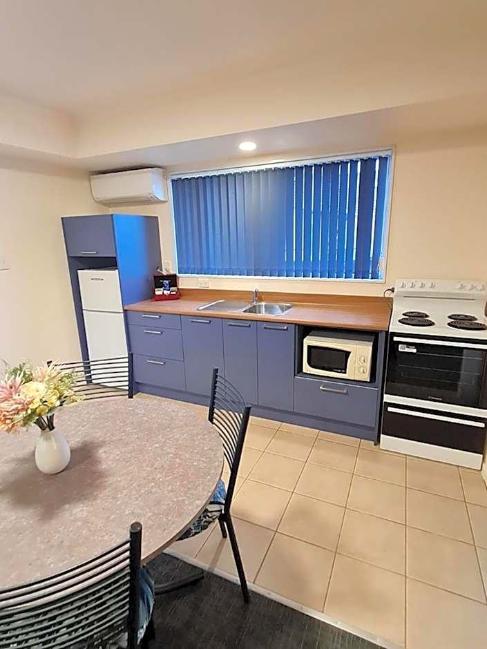 Avenue Heights Motel