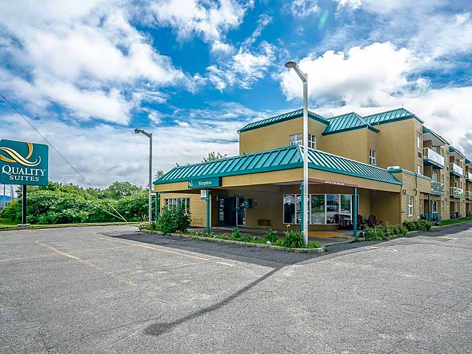 Quality Suites Ste Anne De Beaupre