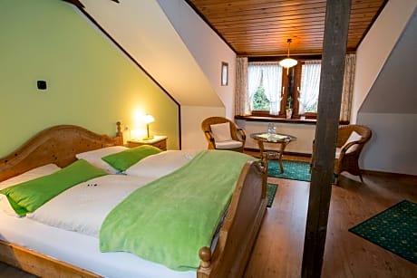 Triple Room with Private Bathroom