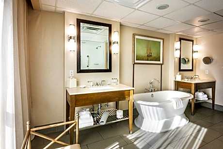 1 King Junior Suite