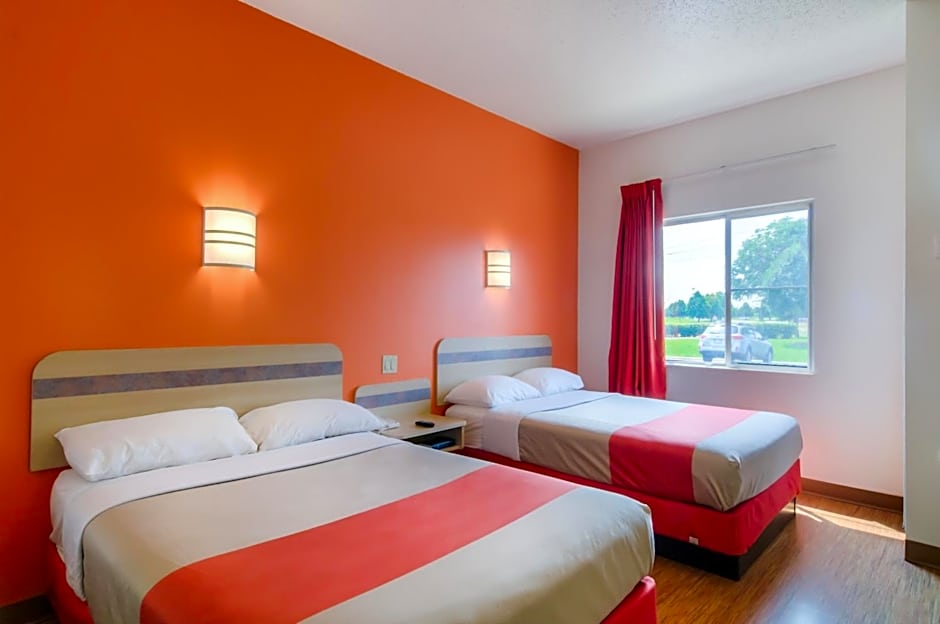 Motel 6-Joliet, IL - Chicago - I-55