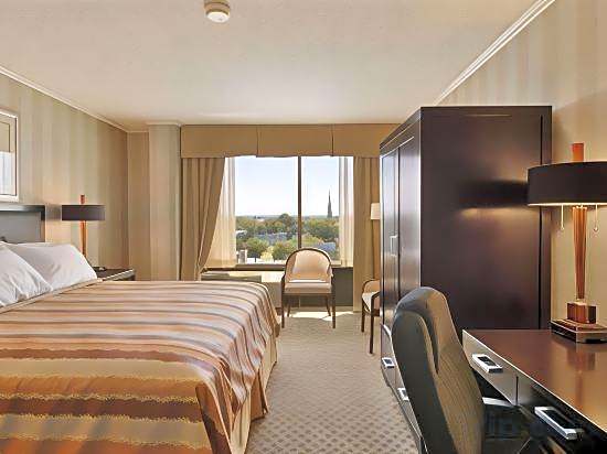 Ramada by Wyndham Augusta Downtown Hotel & Conference Center