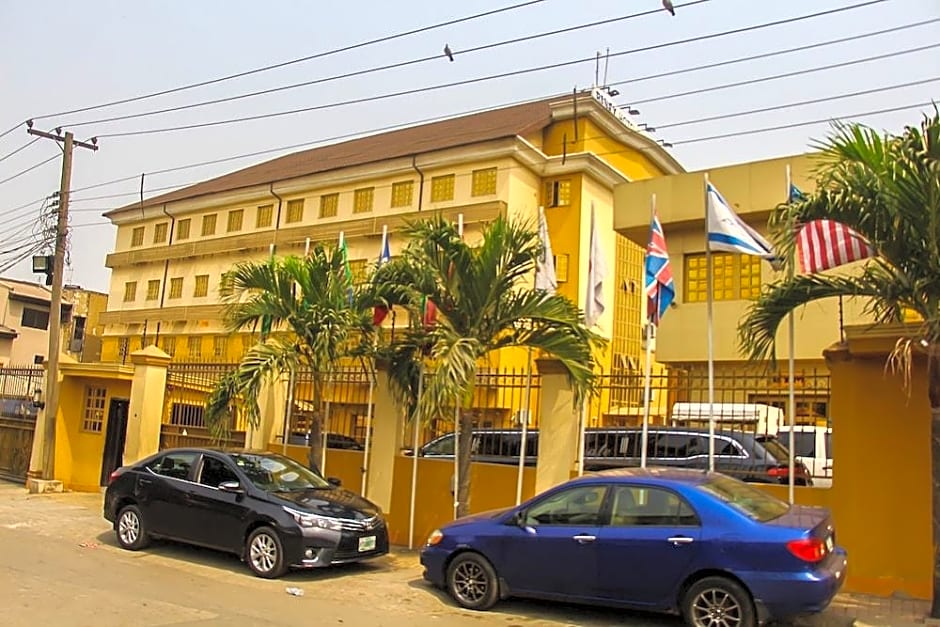 Banex Hotel And Suites