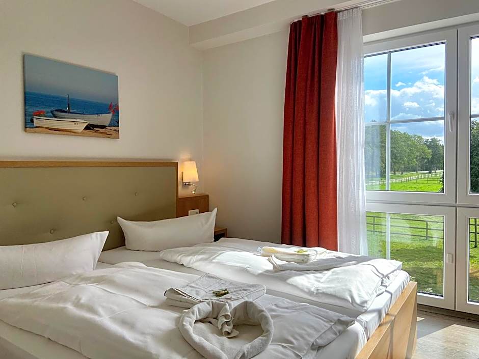 Friesenhof Hotel-Restaurant-Reitanlage