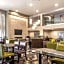 La Quinta Inn & Suites by Wyndham Atlanta Perimeter Medical Center