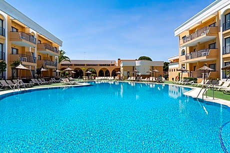 Sol Sancti Petri Aparthotel