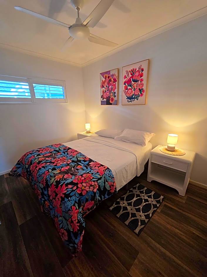 Villa Vaucluse Apartments