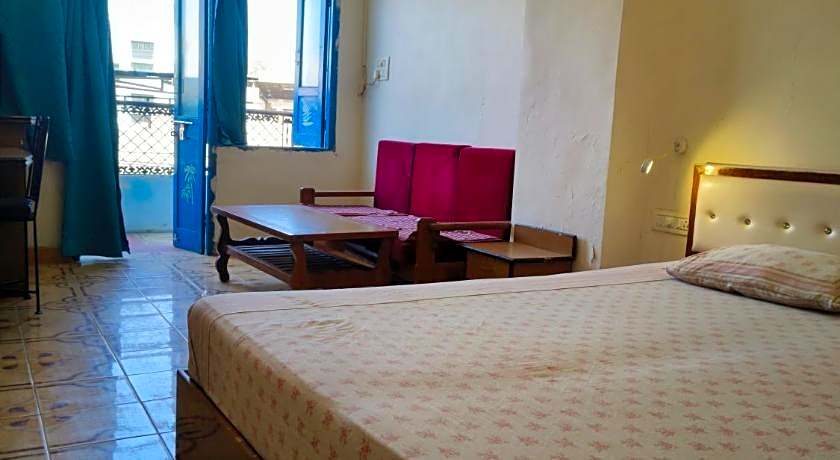 Shivam Paying Guest House