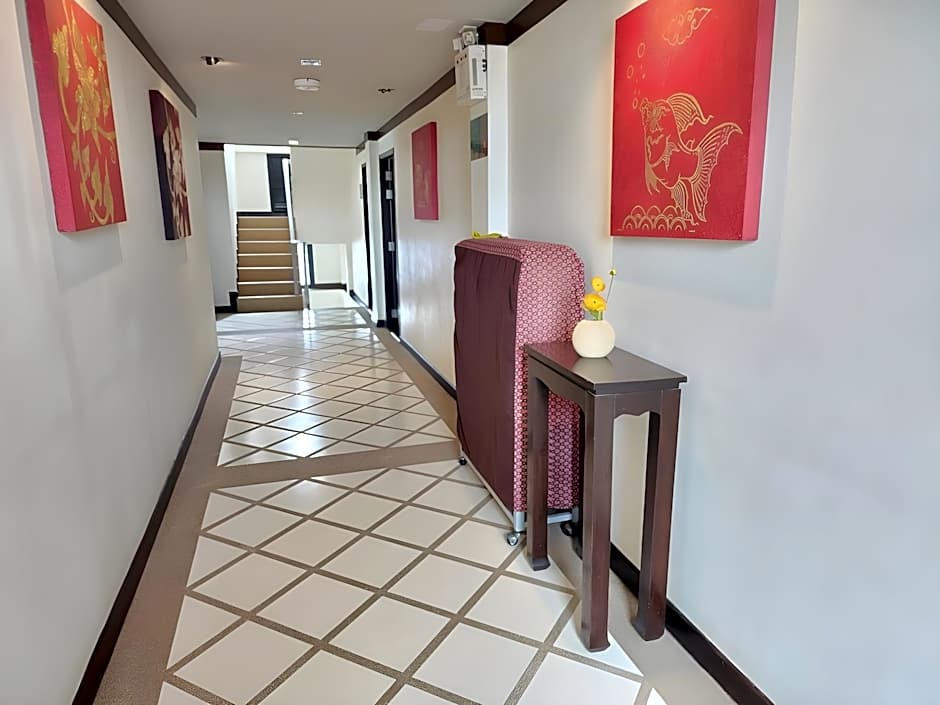 Lanta Mermaid Boutique House Hotel