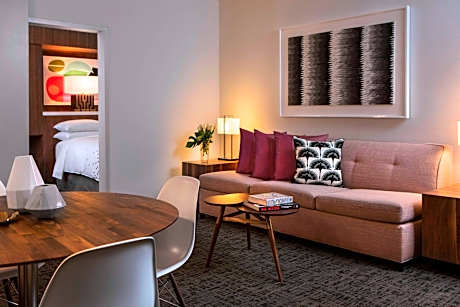 1 Bedroom Executive Suite, 1 King Or 2 Queen, Sofa Bed