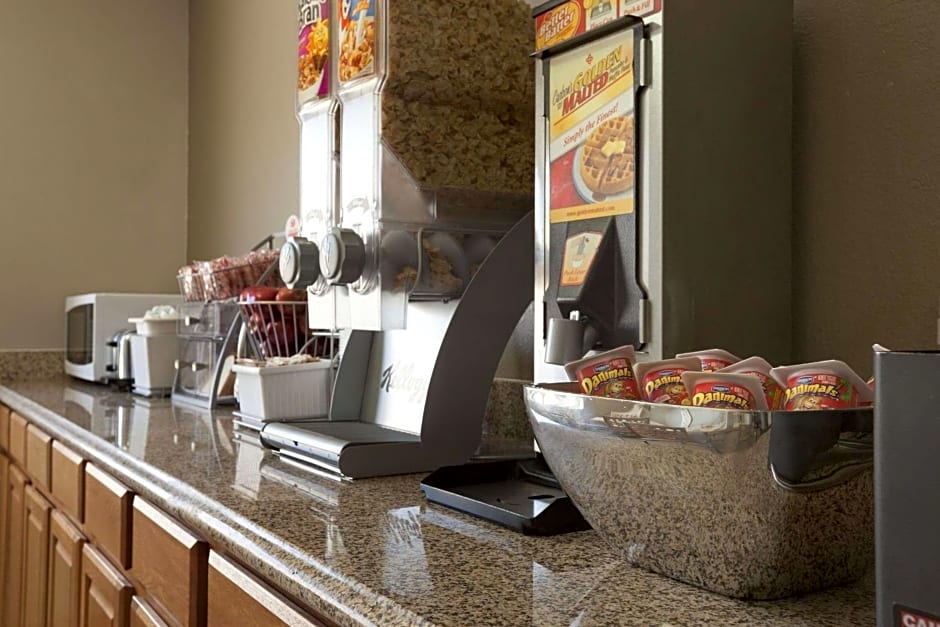 Super 8 by Wyndham Fremont NE
