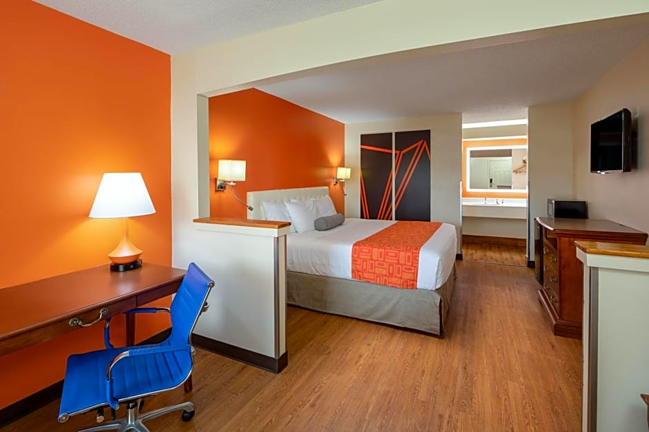 Howard Johnson by Wyndham Savannah GA