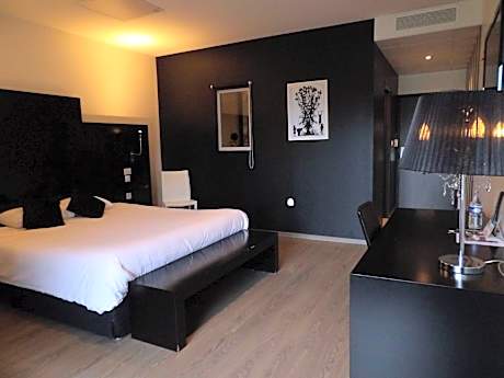 Standard Double Room - Non-Smoking