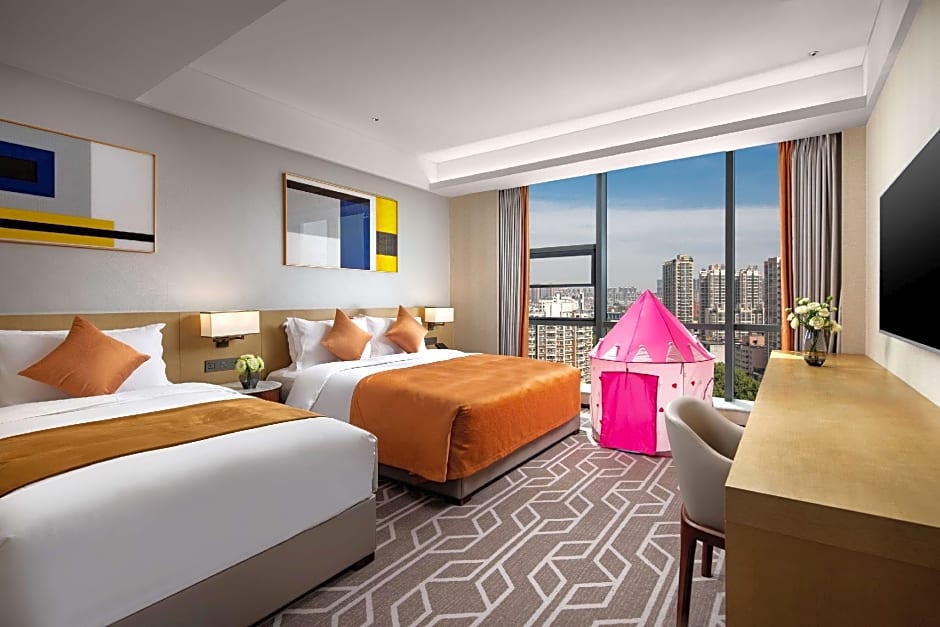 Ramada by Wyndham Luoyang Downtown