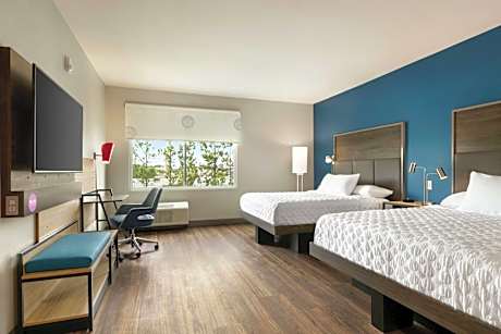 Queen Room with Two Queen Beds - Mobility and Hearing Access
