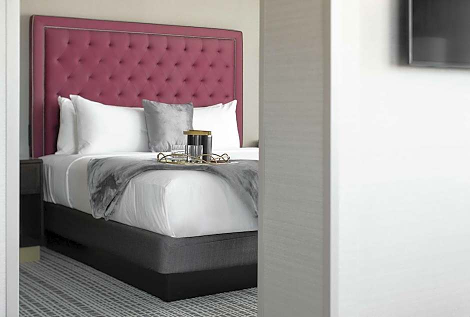 The Axis Moline Hotel, Tapestry Collection by Hilton