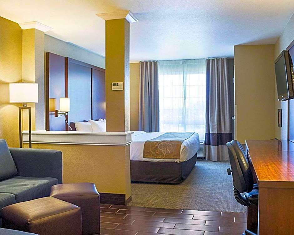 Comfort Suites Minot South