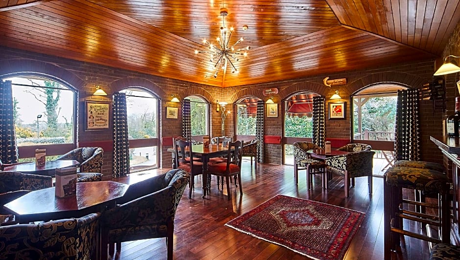 Cedar Lodge Hotel & Restaurant