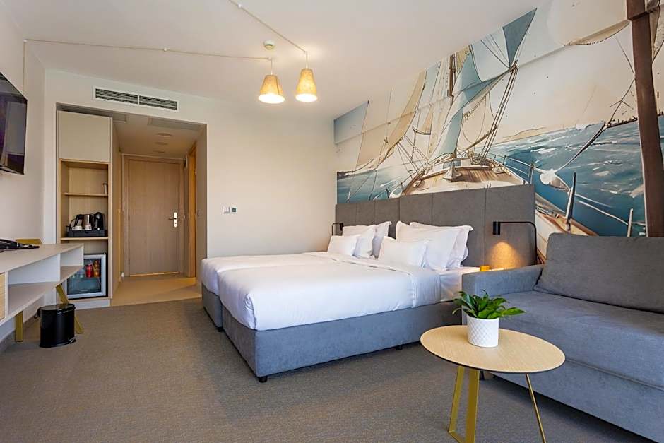 Hotel Antea - By The Sea