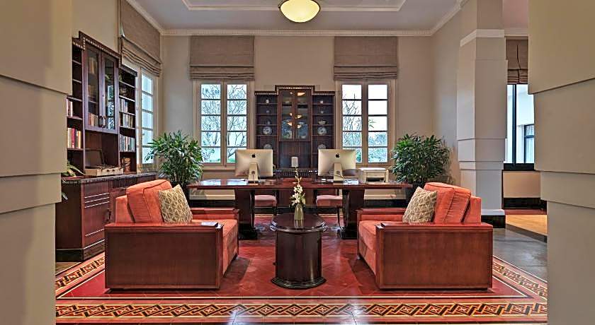 Azerai La Residence Hue