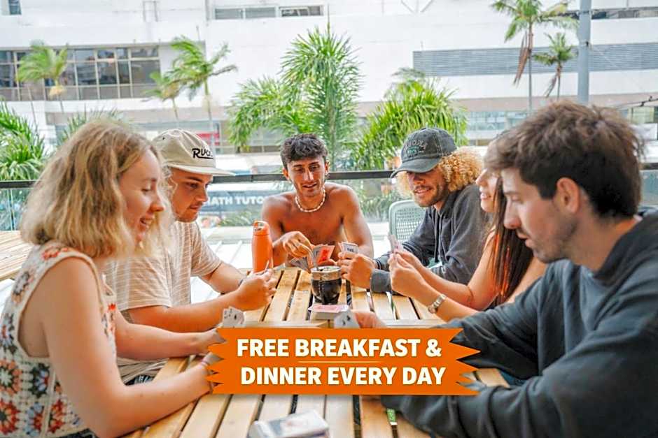 Tequila Sunrise Hostel Surfers Paradise