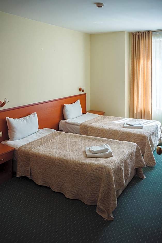 Dionis Hotel