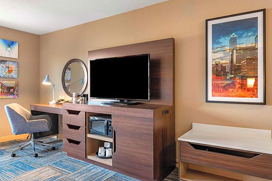 Hampton Inn By Hilton Greenfield, In