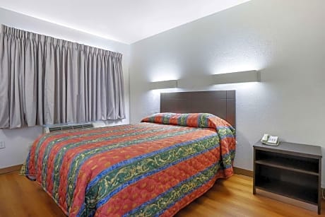 1 Queen Bed, Nonsmoking
