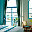 La Casa Hotel