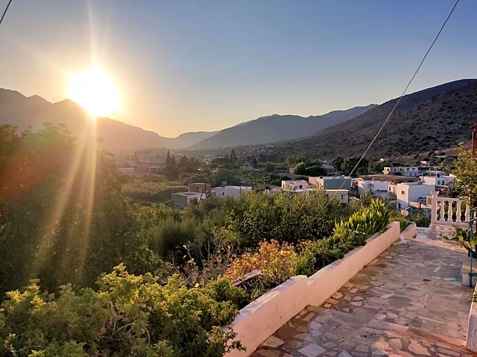 Manolis Rooms Vathys