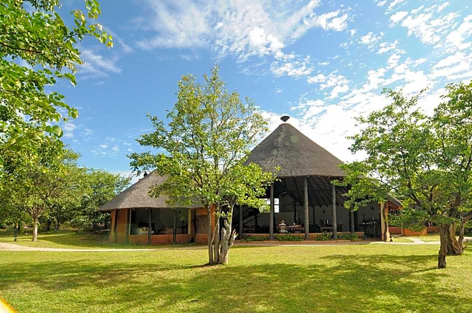 Mopane Bush Lodge