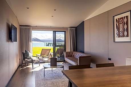 Two bedroom Beachfront Apartment