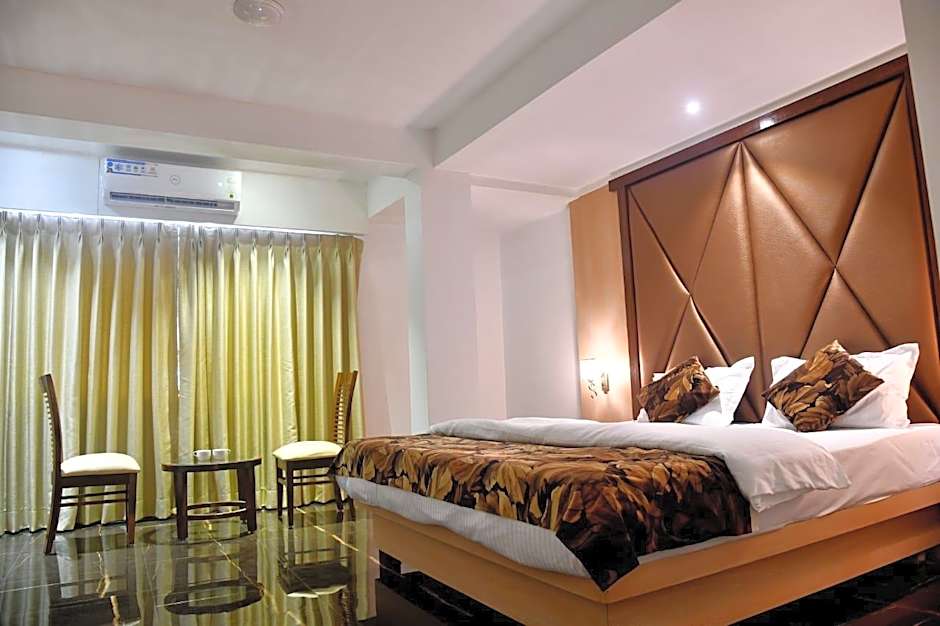 Foto 1 daripada 8 — Monarch Centerpoint