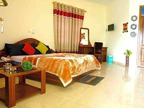 Renajoe Exclusive Centre
