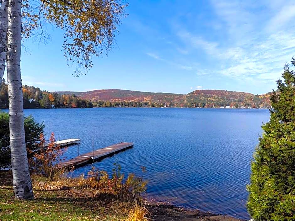 FRONT LAKE hot tub with sunset ski and slide 8p