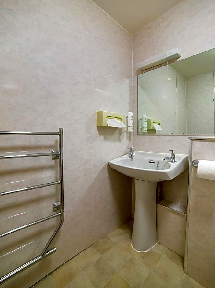 OYO Flagship Brentwood