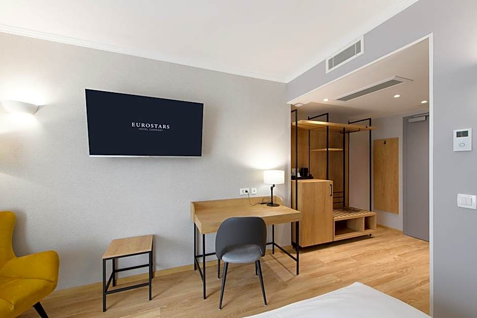 Photo 1 of 6 of Junior Suite