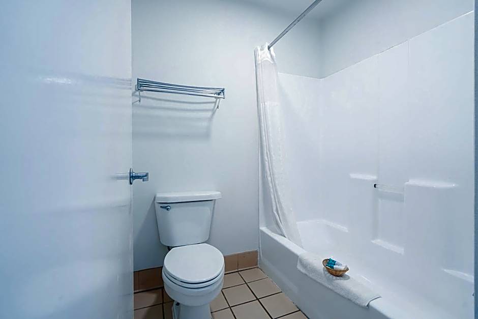 Budget Inn by Oyo San Augustine