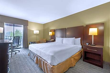 King Room with Balcony - Non-Smoking
