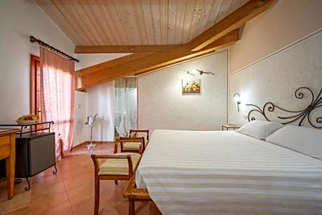 Junior Suite with Balcony