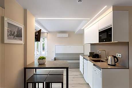 One-Bedroom Deluxe Apartment