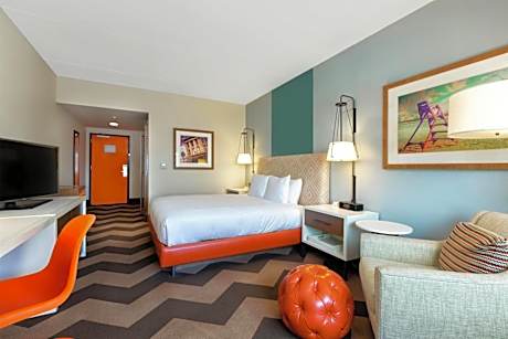 King Bed - Private Balcony W/ Full Beach View