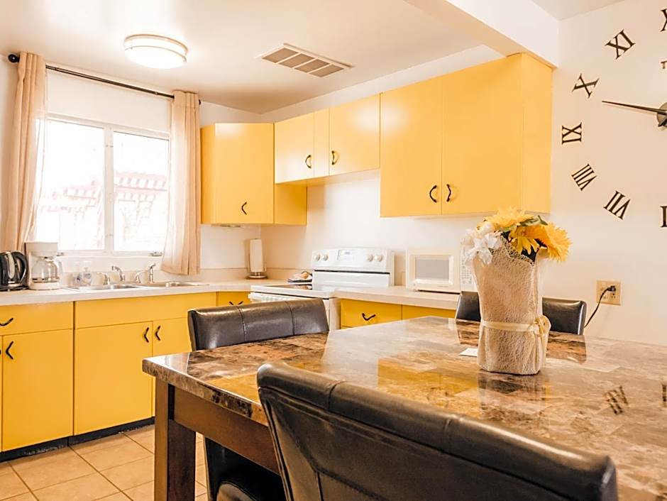 Home Style Apartments - 1 & 3 BR Suites with Full Kitchen