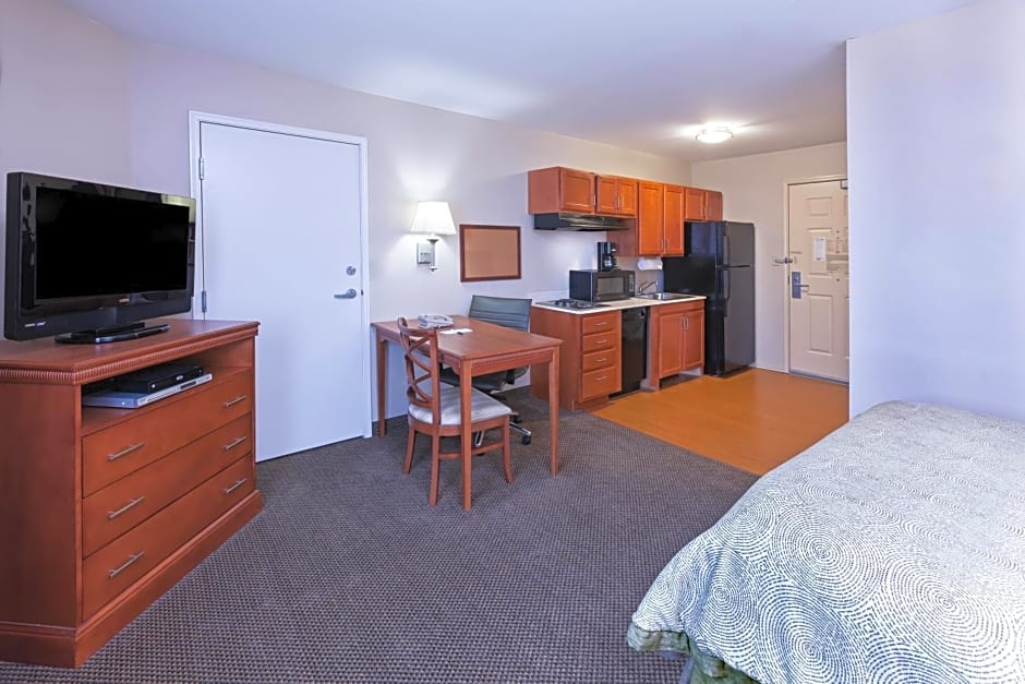 Candlewood Suites Owasso