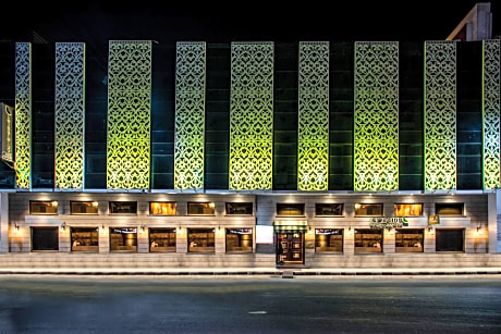 Leisure Inn Grand Chanakya