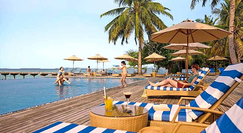 ROBINSON NOONU - All Inclusive                                                            