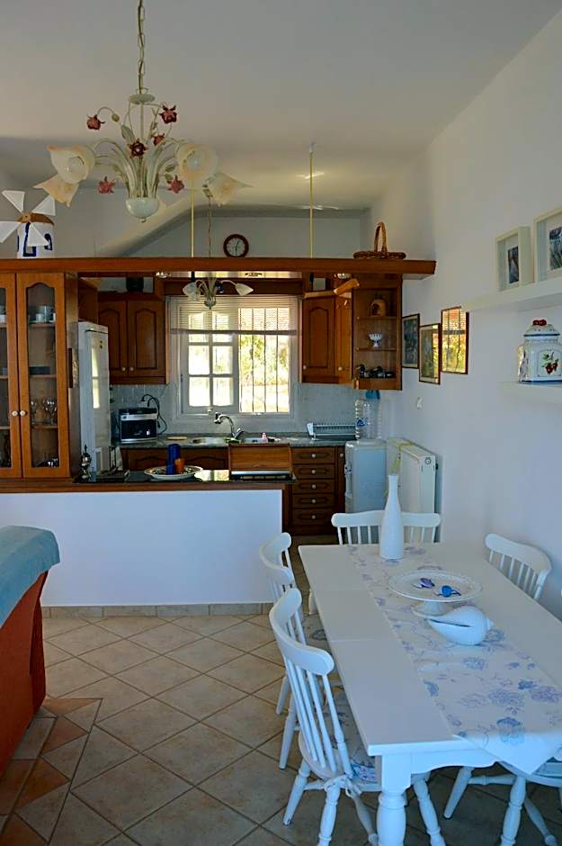 Villa Iokasti sea View