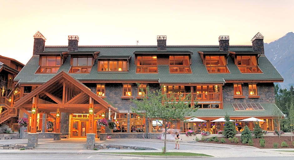 Fox Hotel And Suites